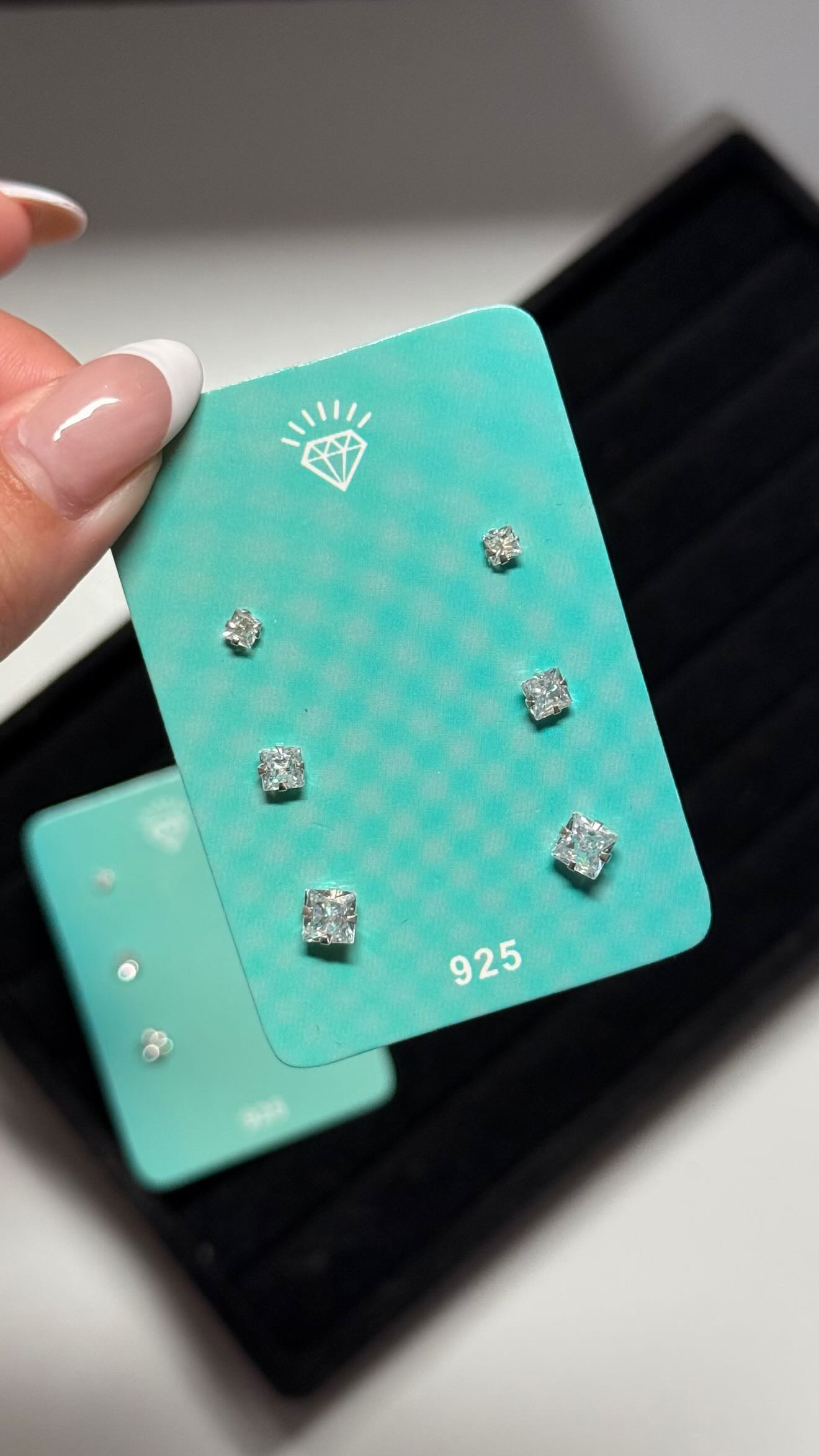 trio de brincos quadrado